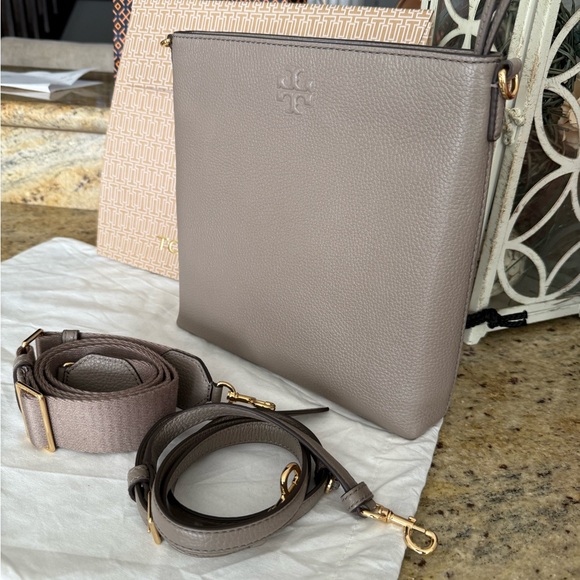 New Tory burch Thea Swingpack crossbody / shoulder bag / 2 straps in gray color - Picture 14 of 14